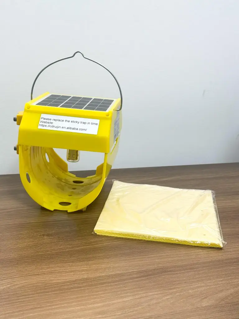 [2501004966] SOLAR FRUIT FLY CATCHER